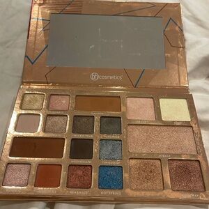 Bh Cosmetics desert oasis palette